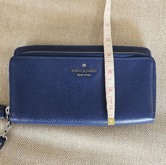 Almost new Kate Spade wallet wristlet - Picture 13 of 15
